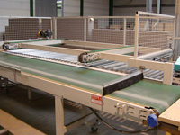 Terugkeerder na zaagmachine